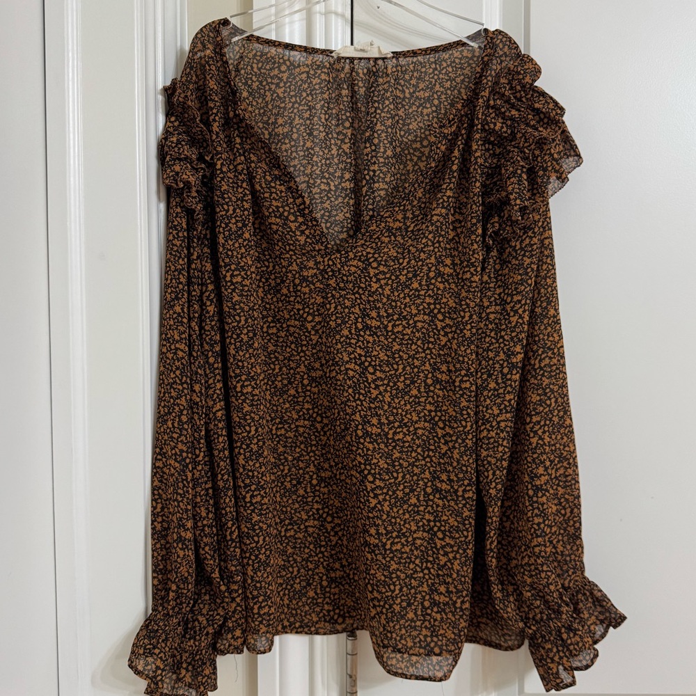 GRADE & GATHER BLACK AND RUST RUFFLE SLEEVE GOLD THREAD TOP - Picture 5 of 8